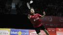 Tunggal putra Indonesia, Anthony Ginting, saat melawan wakil Taiwan, Chou Tien Chen, pada laga semifinal Indonesia Masters 2018 di Istora Senayan, Sabtu (27/1/2018). Anthony Ginting menang 21-16, 13-21, dan 21-12. (Bola.com/M Iqbal Ichsan)