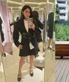 Dian Sastrowardoyo jadi aktris dengan gaya tomboynya yang khas. Meski demikian, preppy style ala Dian Sastro kerap ditiru banyak perempuan, terutama cewek tomboy, untuk tampil bergaya. Intip inspirasi outfitnya yuk! [@therealdisastr]
