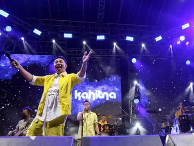 Penampilan band Kahitna saat acara KapanLagi Buka Bareng 2023 (KLBB) di Senayan Park, Jakarta, Minggu (2/4/2023). (Liputan6.com/Herman Zakharia)