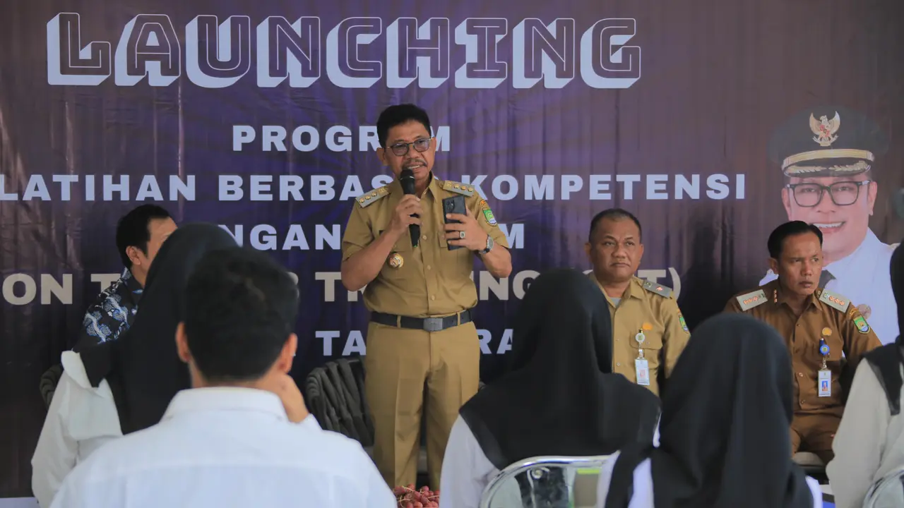 Wali Kota Tangerang, Sachrudin Meluncurkan Program On The Job Training
