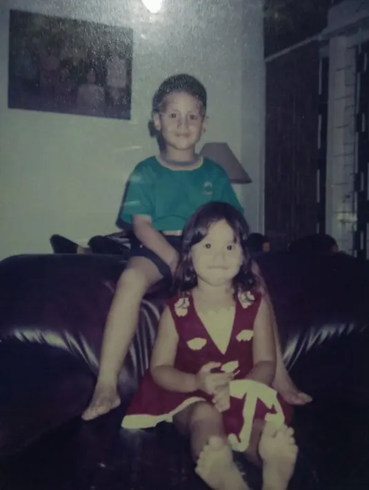 Tak diketahui pasti berapa usianya saat di foto ini, namun paras Pevita semakin menggemaskan dengan tubuhnya yang gempal, mata belo dan senyumannya yang lucu banget. (Instagram/pevpearce)