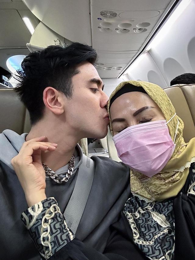 6 Potret Venna Melinda Pulang ke Jakarta, Memar di Mata dan Wajah Sendu Disorot