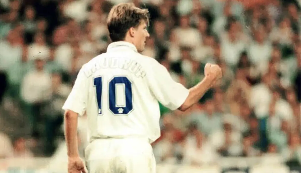 Michael Laudrup, pemain asal Denmark ini memakai jersey nomor 10 pada musim 1995-1996. (Bola.com/Istimewa)