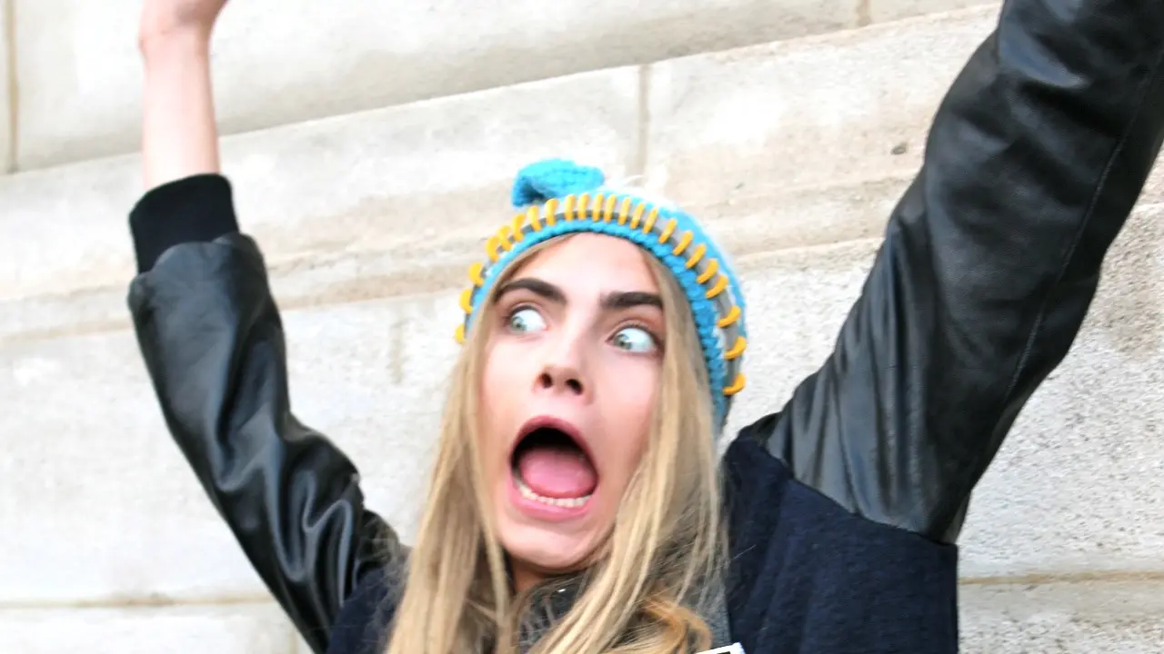 Muka Kocak Abis si Model Cantik Cara Delevingne