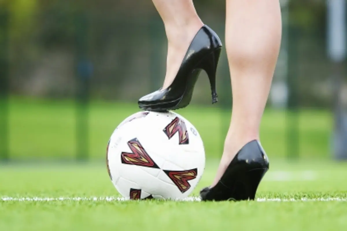 Situs Porno Sponsori Klub Sepak Bola Wanita Italia