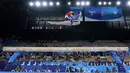 Sunisa Lee, dari Amerika Serikat, saat tampil di final senam artistik putri Olimpiade Tokyo 2020, Selasa (27/7/2021). (Foto: AP/Ashley Landis)