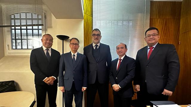 Delegasi Kementerian Koordinator Bidang Perekonomian melakukan kunjungan kerja ke Markas Besar OECD di Paris, Prancis, Jumat (3/11/2023). (Dok Kemenko Perekonomian)