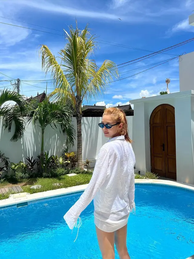 8 Potret Hyoyeon SNSD Liburan di Bali, Betah Banget - Hot Liputan6.com