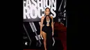 Jennifer Lopez tampil superseksi di acara Fashion Rocks, New York, (9/9/14). (Larry Busacca/Getty Images for Three Lions Entertainment/AFP) 