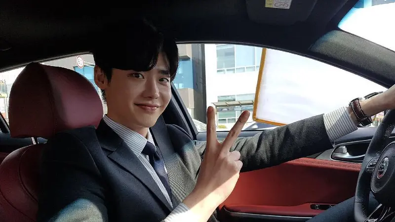 [Bintang] Menolak Dibayar, Lee Jong Suk Mulai Sibuk Syuting Hymn of Death