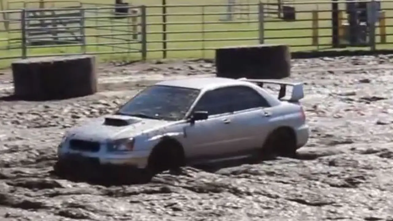Serunya Subaru WRX Diajak Menaklukkan Kubangan Lumpur