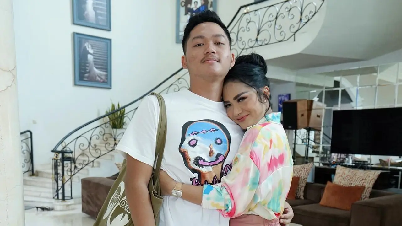 Krisdayanti dan Azriel (Instagram/krisdayantilemos)