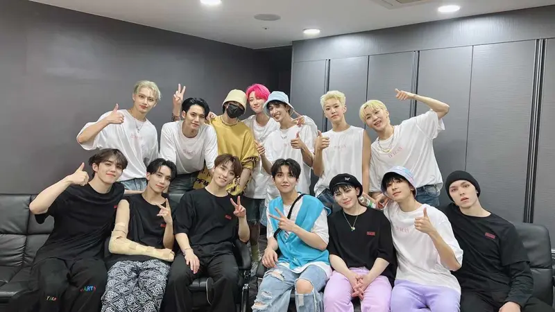 Seventeen dan NCT. (Twitter/ pledis_17)