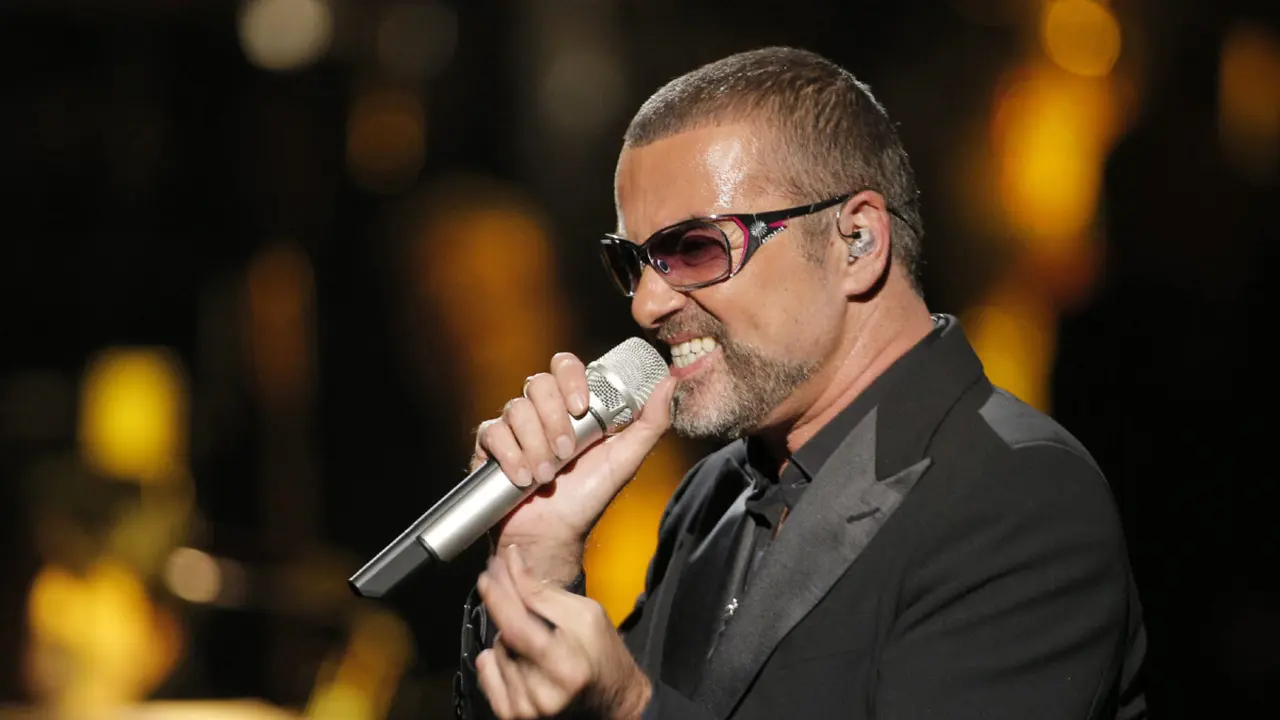 Peduli Kesehatan, George Michael Berhenti Menghisap Ganja