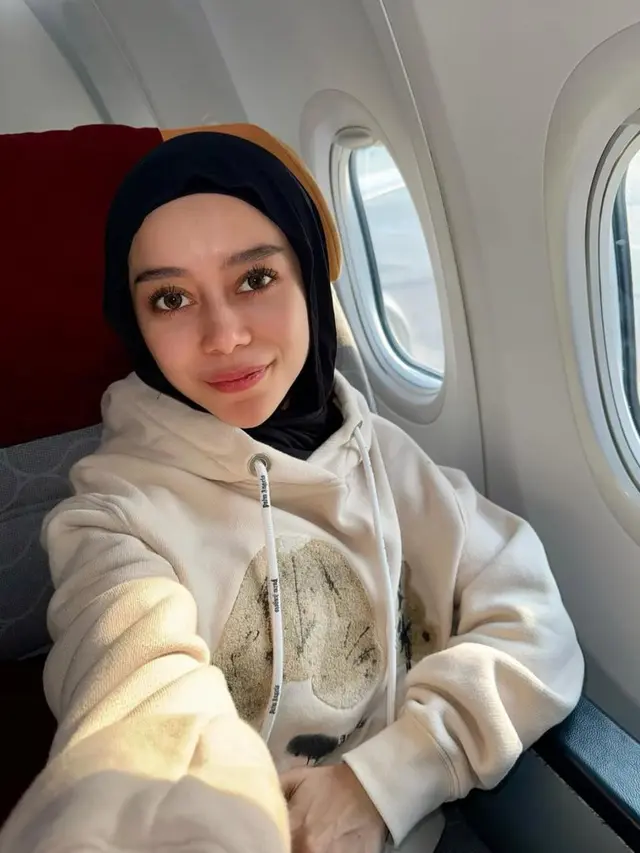 Tren hijab Lesti Kejora untuk lebaran 2025. (credit: instagram.com/lestikejora)
