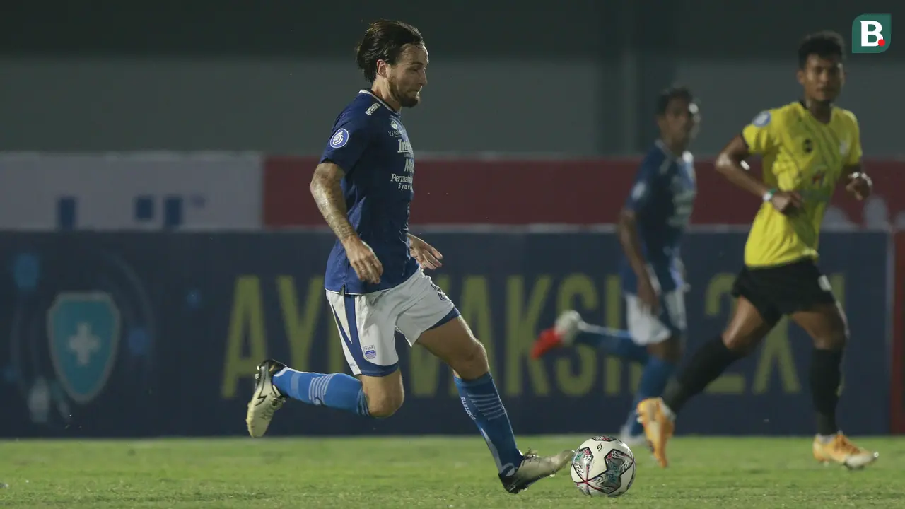 Foto: Hijrah ke Persib Bandung, Marc Klok Langsung Cetak Gol dalam Penampilan Perdana di BRI Liga 1