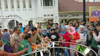 Ahok Resmikan Portal Ramah Disabilitas di Trotoar RSCM