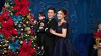 Audi Marissa dan keluarga jalani pemotretan bareng FD Photography. Meski konsep pemotretannya simpel, namun kebahagiaan dan sukacita Natal tetap terasa, apalagi dengan adanya pohon Natal. Jika Audi Marissa pindah agama setelah menikah dengan Anthony Xie, Natal tahun 2023 tentunya jadi Natal keempat yang dirayakan oleh bintang sinetron Dia Bukan Manusia ini. (Liputan6.com/IG/@audimarissa)