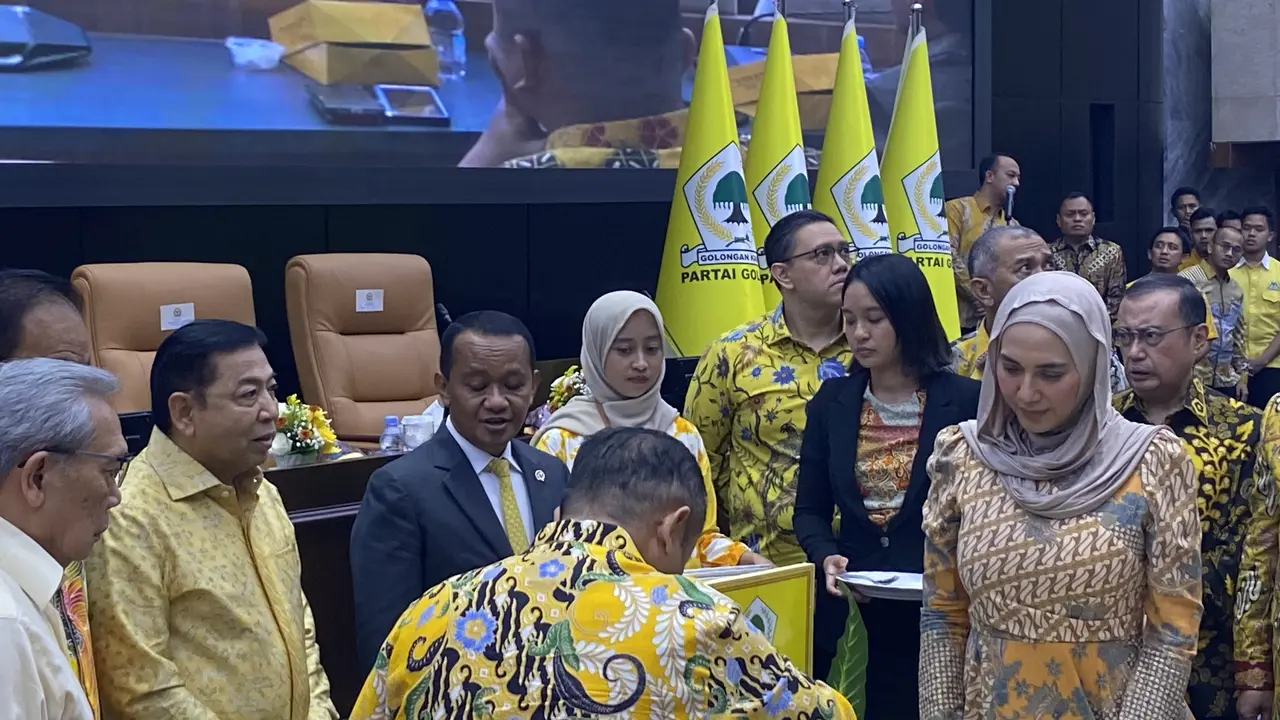 Mantan Ketua DPR RI Setya Novanto (Setnov) menghadiri puncak perayaan HUT ke-58 Fraksi Golkar DPR RI di Kompleks Parlemen Senayan.