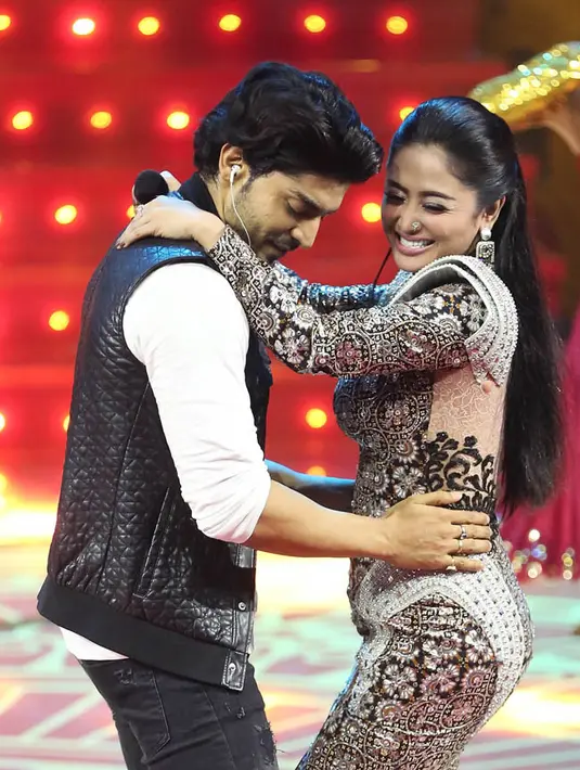 Sejak episode perdana, Bolly Star Vaganza emmang menampilkan drama musikal. Di episode pertama, para aktor dan aktris asal India memainkan drama musikal Cinderella. (Bambang E.Ros/Bintang.com)