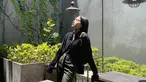 Perempuan kelahiran 6 September 2002 selalu bergaya kece saat hangout. Tak ayal, gaya OOTD Satine selalu bisa jadi inspirasi. Termasuk gaya simpelnya hangout pakai outfit serba hitam. Outfit serba hitam ini kian membuat Satine terlihat cantik menawan. (Liputan6.com/IG/@satinezaneta)