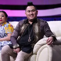 Nassar bersama Ivan Gunawan dan Soimah tergabung dalam trio Keluarga Gunarso yang kini ramai menjadi perbincangan publik. Trio Keluarga Gunarso tersebut muncul berawal dari spontanitas. (Andy Masela/Bintang.com)