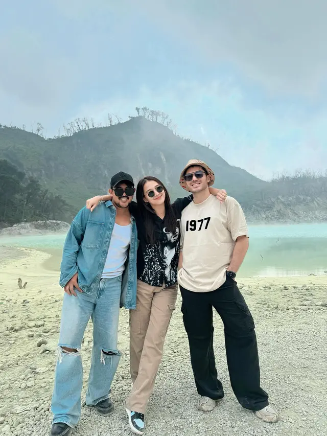 7 Potret Liburan Esta Pramanita Bareng Bara Valentino Ini Tuai Banyak Sorotan
