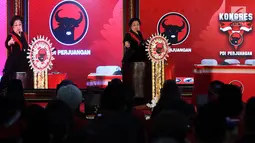 Megawati Soekarnoputri selaku Ketua Umum terpilih menyampaikan pidato penutup dalam Kongres V PDIP di Hotel Grand Inna Bali Beach, Sanur, Sabtu (10/8/2019). Dalam pidatonya, Megawati mengimbau seluruh kader memiliki karsa atau kekuatan jiwa yang dinamakan Tri Karsa PDIP. (Liputan6.com/Johan Tallo)