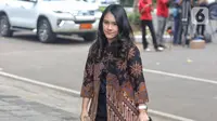 Isyana Bagoes Oka. Ia adalah seorang model, pembawa acara, penyiar berita dan saat menjabat sebagai anggota dewan pembina Partai Solidaritas Indonesia (PSI). (Liputan6.com/Angga Yuniar)