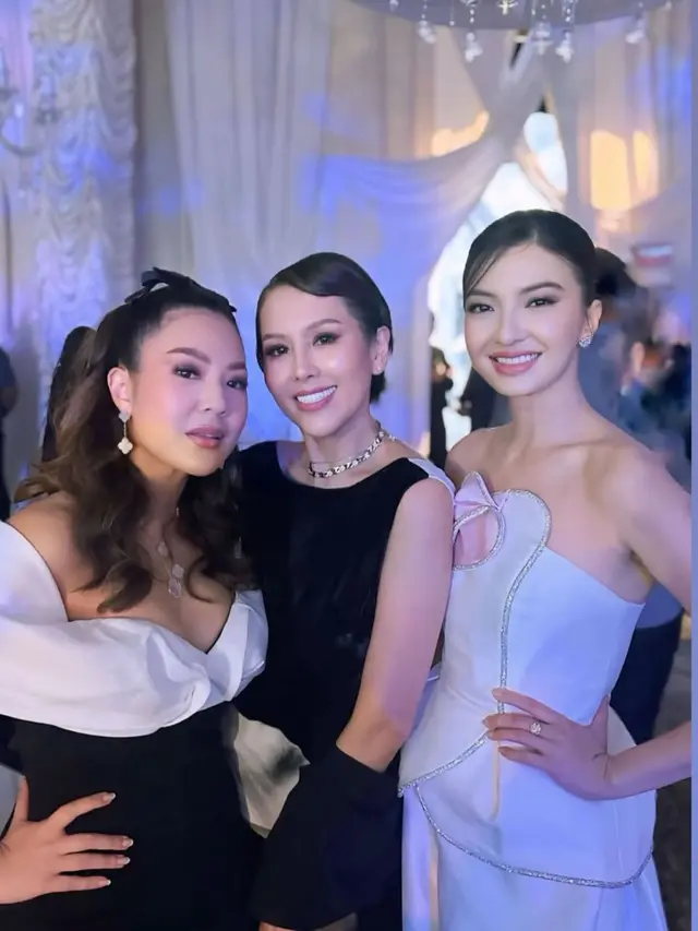 Raline Shah di Resepsi Pernikahan Luna Maya dan Maxime.