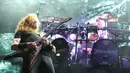 Gitaris sekaligus vokalis Megadeth, Mustaine beraksi di atas panggung Jogjarockarta 2018 di Stadion Kridosono, Yogyakarta (27/10). Sekitar 15 ribu penonton yang memadati Stadion menyaksikan Band thrash metal tersebut. (Fimela.Com/Bambang E.Ros)