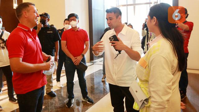 Foto: Baru Tiba, Michael Owen Diajak Raffi Ahmad ke Andara