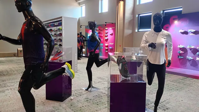 Nocturnal, Koleksi Sepatu dan Pakaian Olahraga yang Terinspirasi dari Atlet Latihan di Pagi Buta