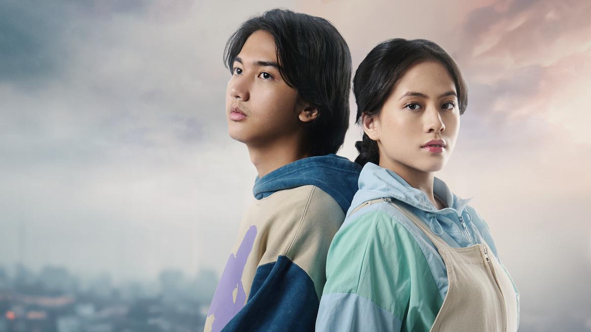 First Look Film Bertaut Rindu Dirilis Sinemart, Pertemuan Mengesankan Adhisty Zara dan Ari Irham