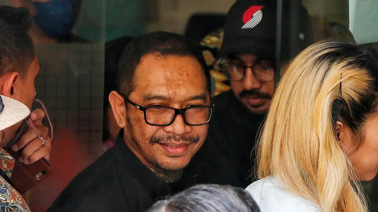 Ayah David Ozora, Jonathan Latumahina