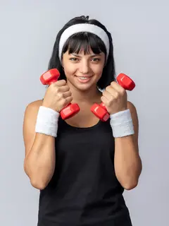 Kunci latihan intensitas rendah bukan pada seberapa berat latihan yang dilakukan, tetapi pada seberapa sering dan konsisten kita bergerak. (Foto/dok: Freepik/stockking)