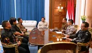 Prabowo Terima Tokoh Dayak Panglima Jilah Bahas Kebakaran Hutan Kalimantan