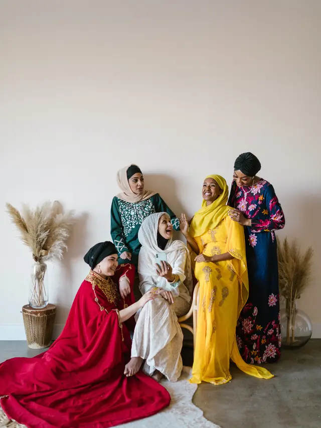 Memilih pakaian yang nyaman dan sesuai dengan selera