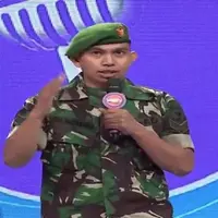 Sertu Munawir dari Gowa, Sulawesi Selatan, harus gantung mic (vidio.com)