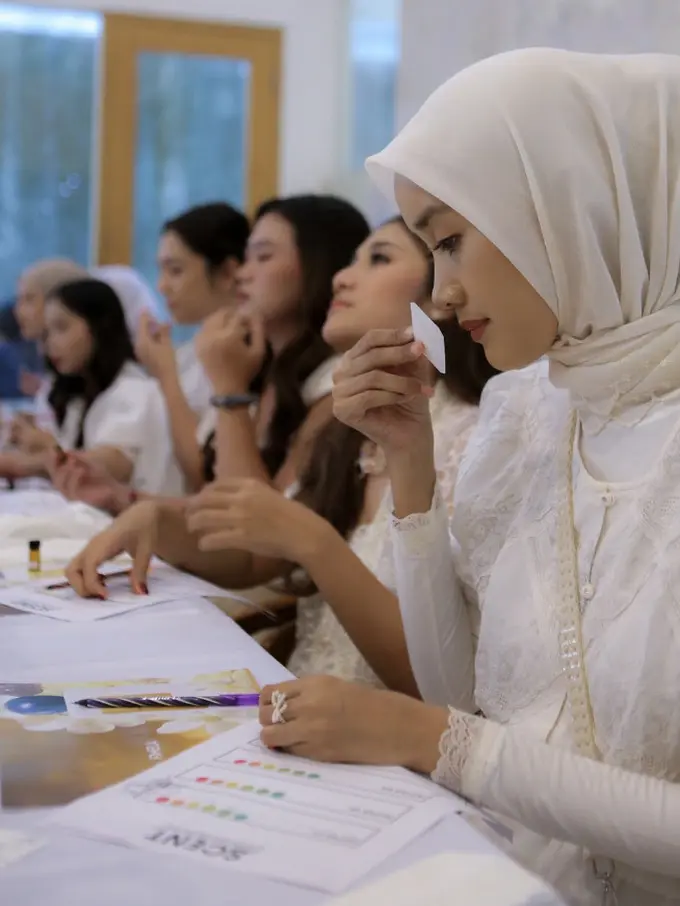 Fimelahood Berkesempatan Mencoba Langsung Aroma Parfum Terbaru HINT
