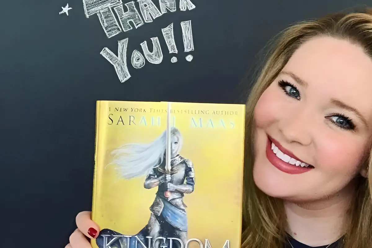 Sarah J. Maas: 5 Romantic Fantasy Novel Recommendations for You
