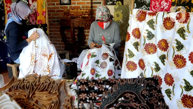 Pembatik di Kampung Batik Cibuluh Bertahan di Tengah Pandemi-