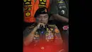 Panglima TNI Jenderal Moeldoko saat jumpa pers terkait informasi menyangkut proses evakuasi terhadap pesawat QZ8501 di Kantor Basarnas, Jakarta, Selasa (30/12/2014). (Liputan6.com/Herman Zakharia)
