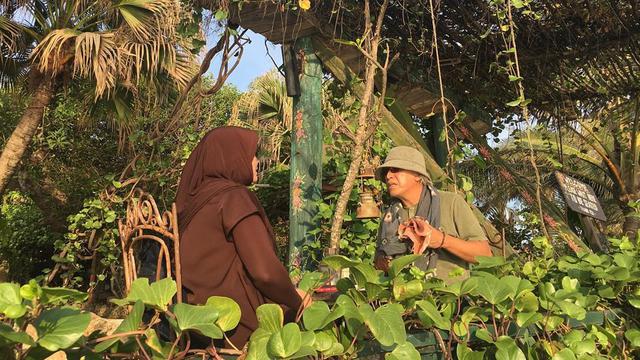 39 Tahun Bersama, Ini 6 Momen Manis Iwan Fals dan Sang Istri yang Harmonis
