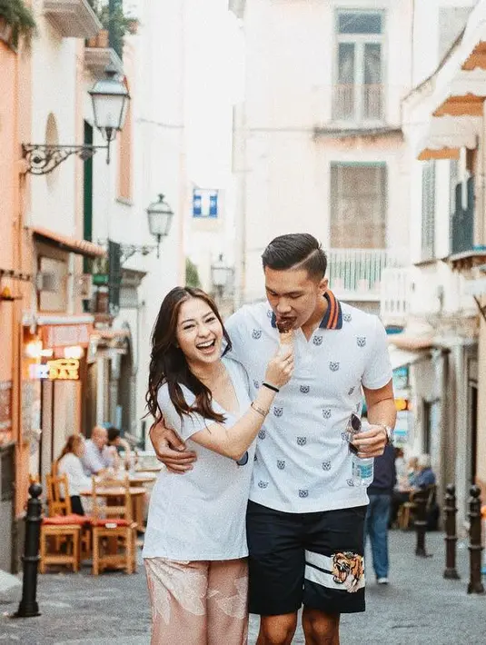 "Tapi faktanya adalah tidak ada kesuksesan besar yang diraih tanpa perjuangan. Aku di sini untuk semua orang yang sedang mengejar mimpi mereka atau sedang menghadapi kegagalan," kata Nikita Willy. (Instagram/nikitawillyofficial94)