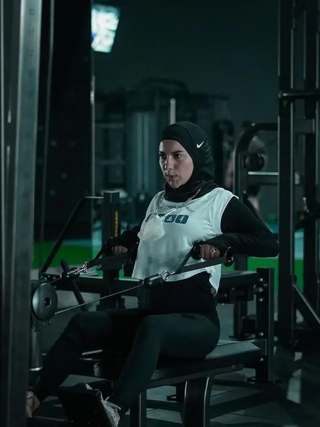 Pilates Hingga Nge-gym, Ini 6 Potret Kegiatan Irish Bella Saat Olahraga