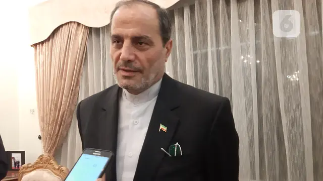 Duta Besar Iran untuk Indonesia Mohammad Azad.