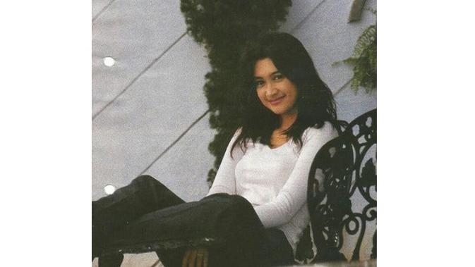 6 Foto Jadul Nafa Urbach, Bukti Cantik Sedari Dulu (sumber: Instagram.com/nafaurbach)
