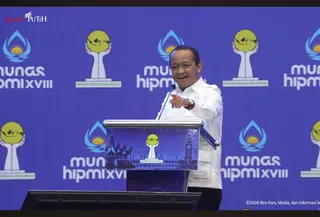 Menteri Energi dan Sumber Daya Mineral (ESDM)  Bahlil Lahadalia saat menghadiri Musyawarah Nasional (Munas) XVIII Himpunan Pengusaha Muda Indonesia (Hipmi) yang berlangsung di Lampung, Rabu (10/6/2026). (Foto: Liputan6.com/Tira Santia)
