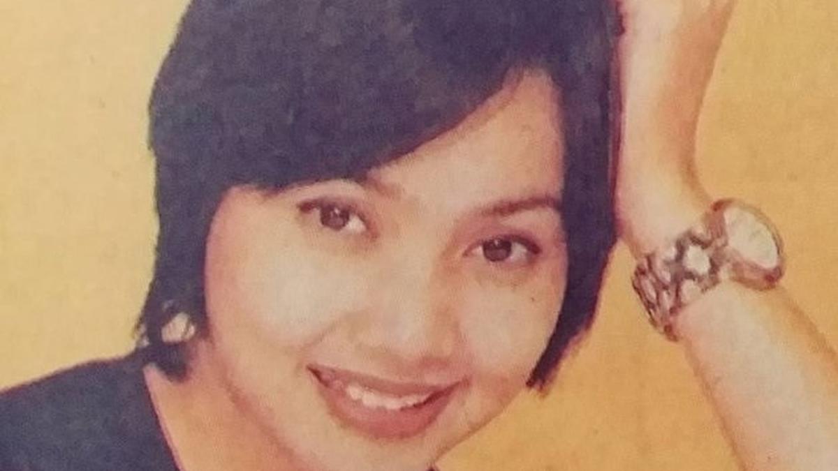 Pesona Istri-Istri Vokalis Band Saat Muda, Dewi Gita Tetap Menawan